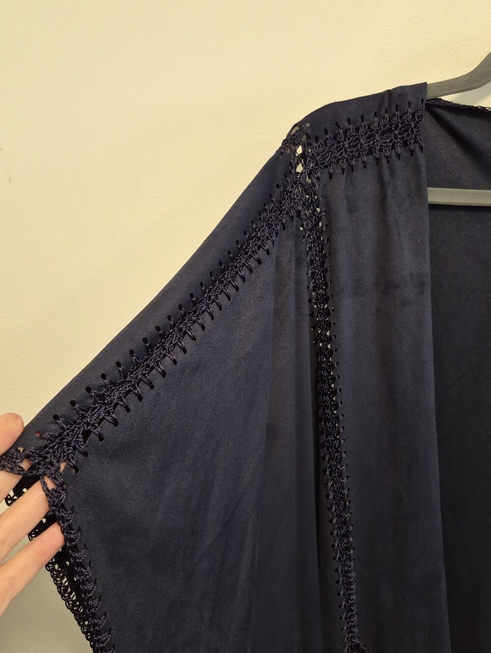 Chico's Ruana Wrap Faux Suede Navy Blue Cover Up Jacket Crochet Size S/M - Picture 4 of 13